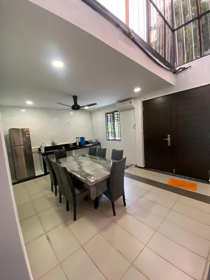 60Pax 9Br Villa Kids Swimming Pool, Ktv, Bbq N Pool Tables Near Spice Arena Penang 9800 Sqft バヤンレパス 0*,  マレーシア